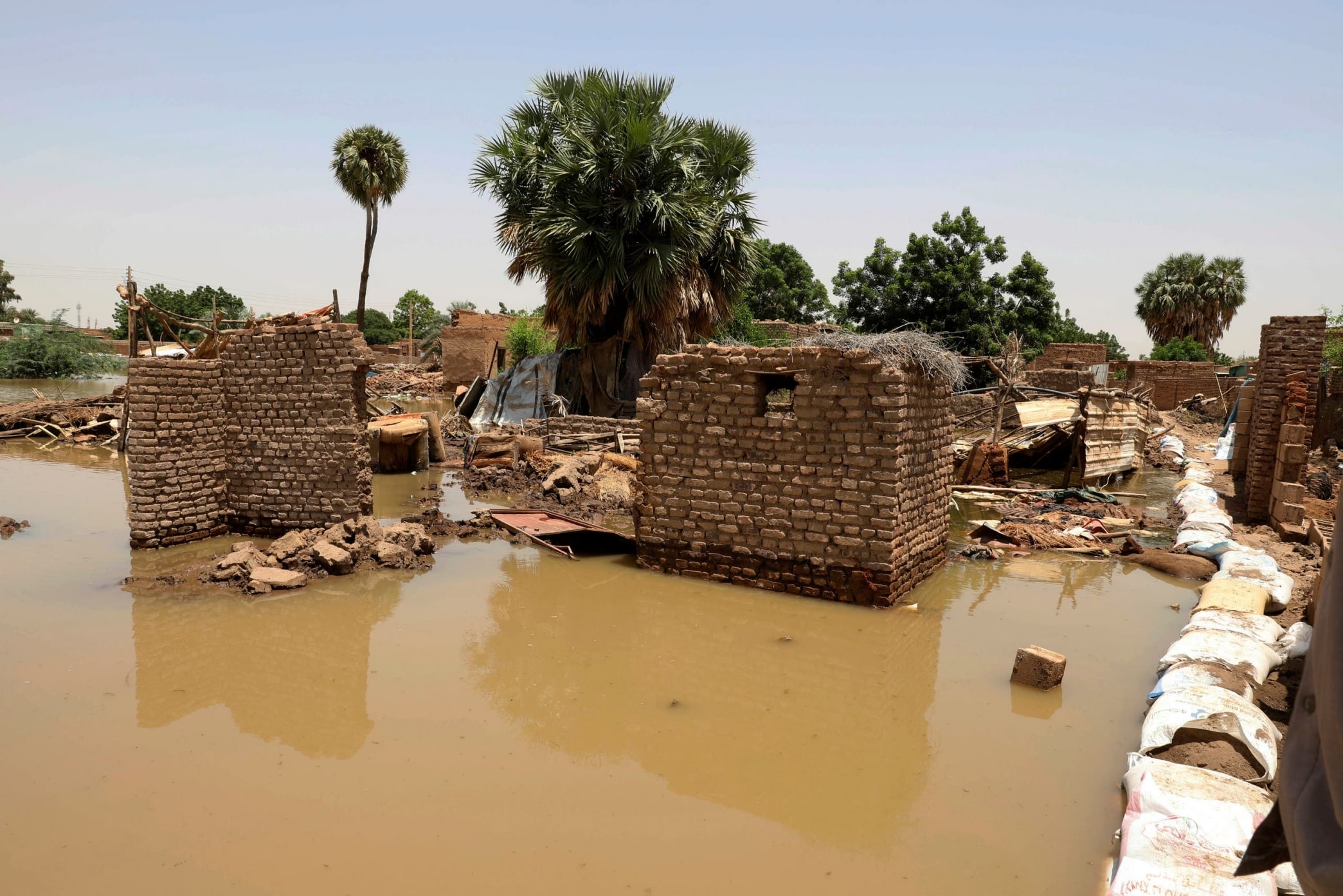 ارتفاع حصيلة ضحايا فيضانات السودان وانهيار أكثر من 27 ألف منزل