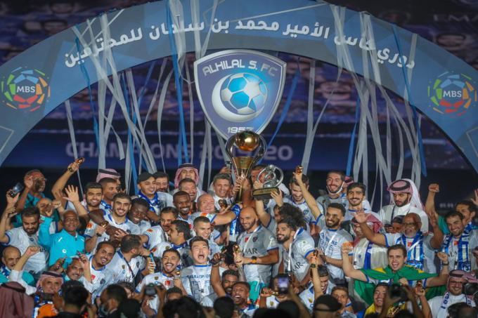 تتويج الهلال بالدوري