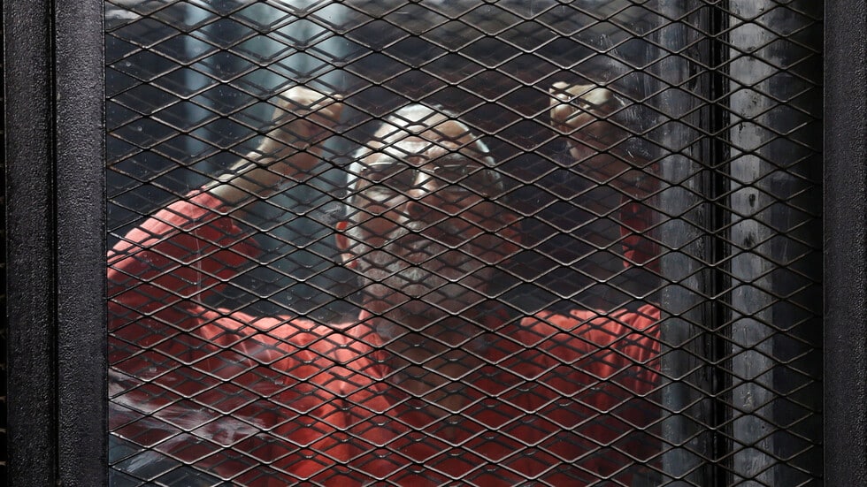محكمة مصرية تقضي بالمؤبد لمرشد الإخوان والبلتاجي وصفوت حجازي
