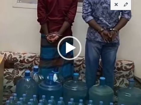فيديو.. سناب الداخلية: ضبط هنديين حولا مسكنهما مصنعًا للخمور بنجران