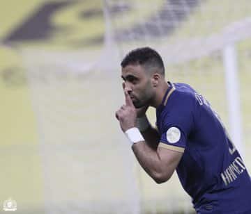 فيديو .. حمدالله يتعرض للإصابة ويُربك النصر