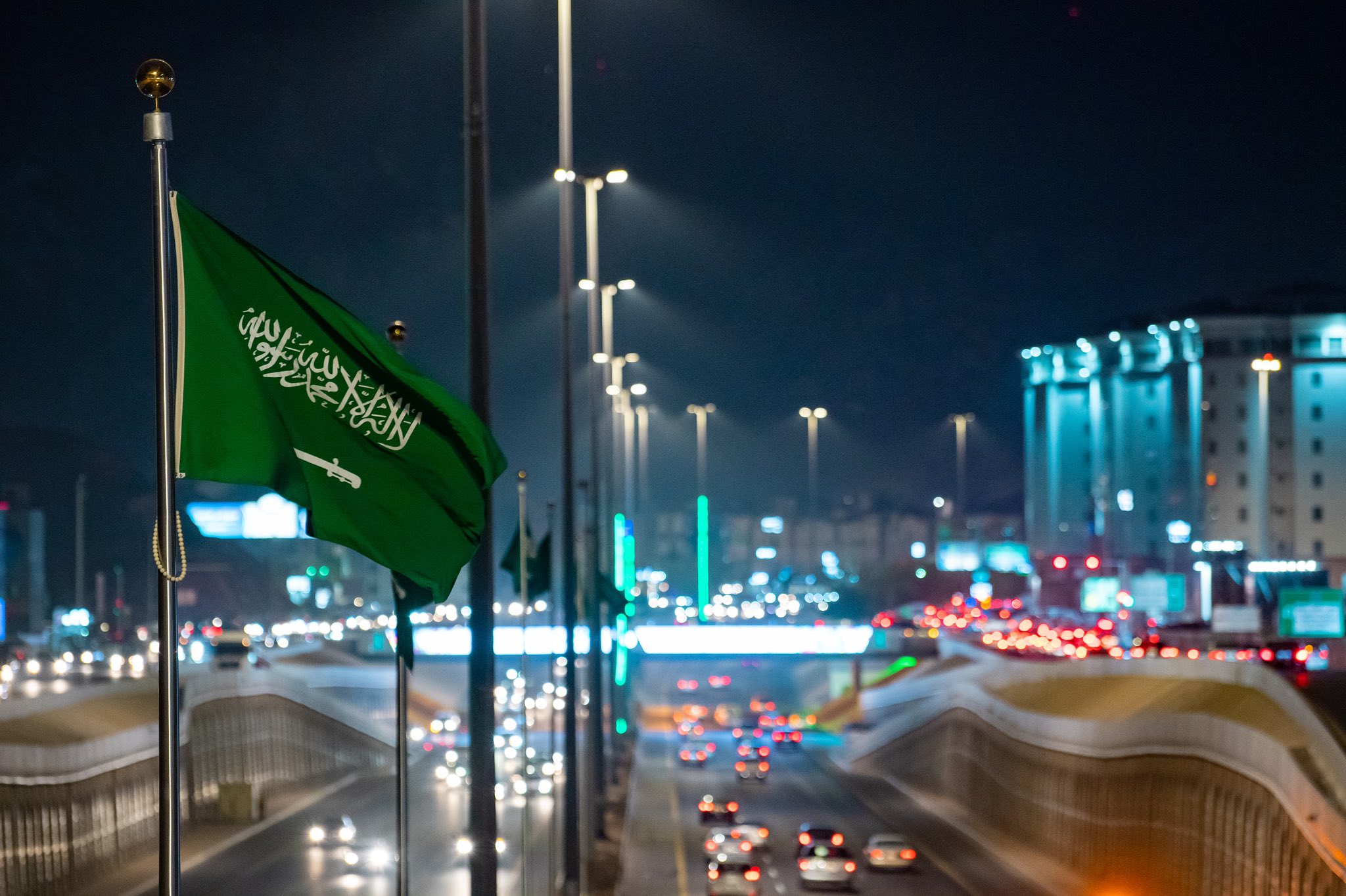 المدينة المنورة تكتسي بـ اللون الأخضر احتفاء بـ اليوم الوطني السعودي 90
