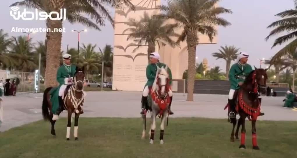 شاهد.. مسيرة بالخيول في جدة احتفاء باليوم الوطني الـ 90