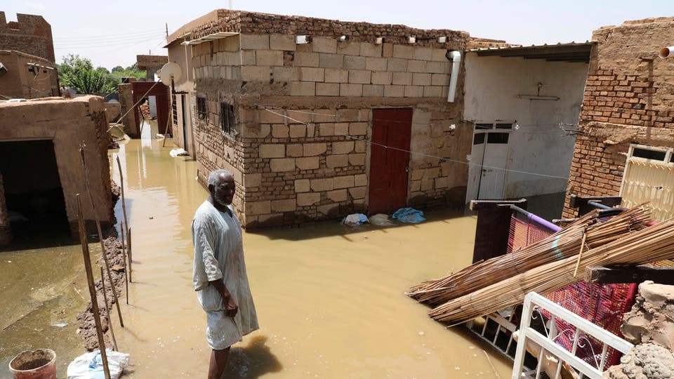 ارتفاع ضحايا فيضانات السودان إلى 138 وفاة وتضرر 98.550 منزلًا