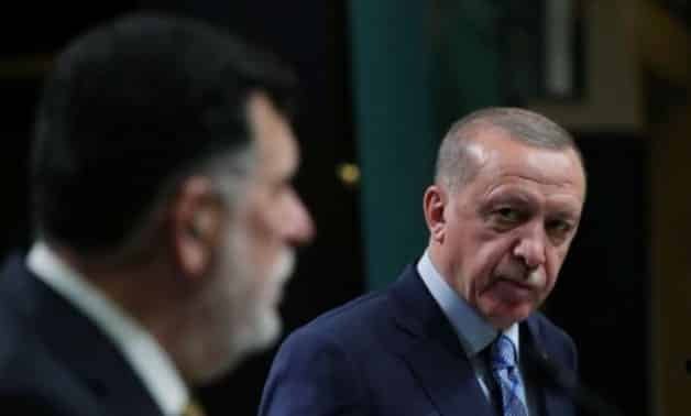 أردوغان يستدعي السراج المأزوم أملًا في الخروج الآمن