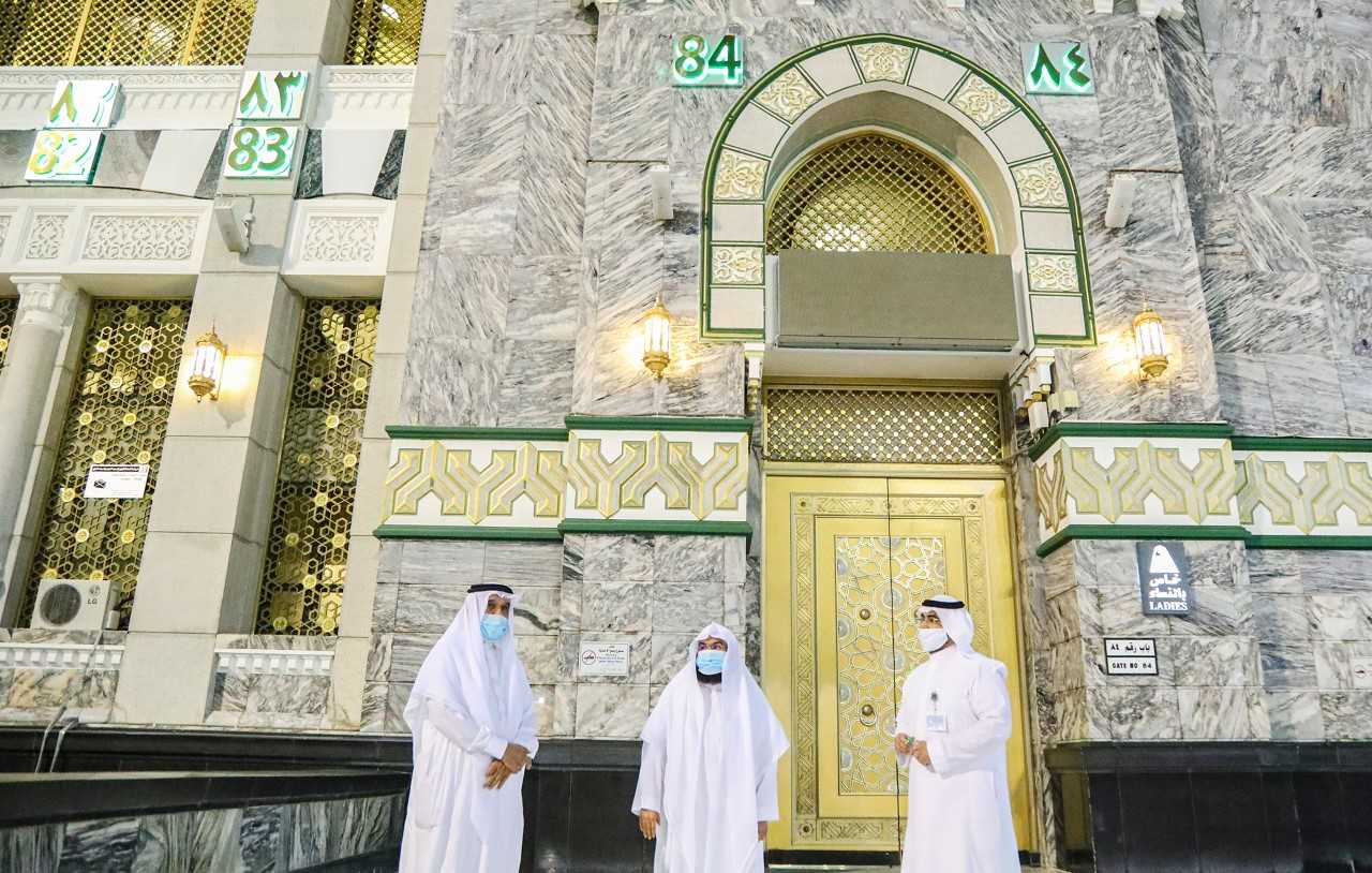 السديس يدشن مشروع ترقيم أبواب المسجد الحرام