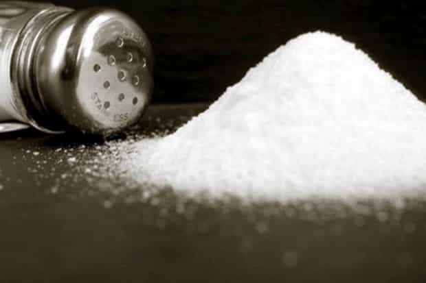 السعوديون يتناولون 100% أكثر من نسبة الملح الموصى بها