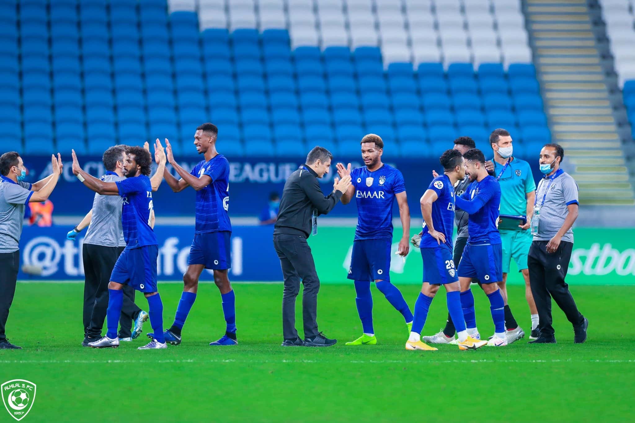 الدعوات تُحيط بنجوم الهلال بعد تفشي كورونا