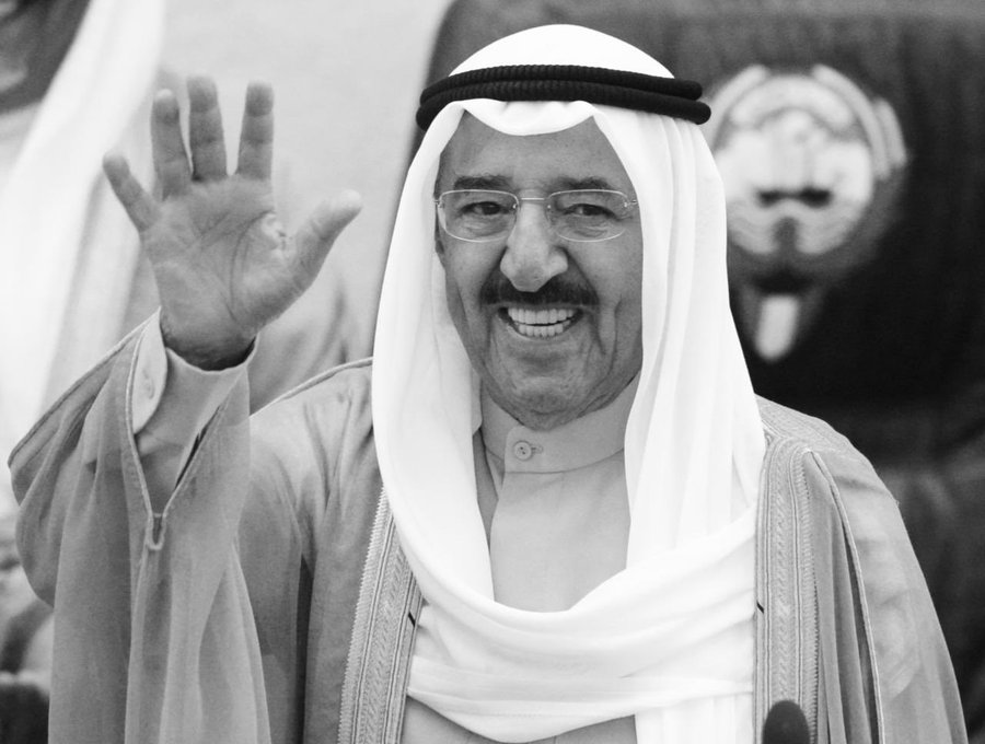 رئيس الإمارات ينعى أمير الكويت ويعلن الحداد وينكس الأعلام