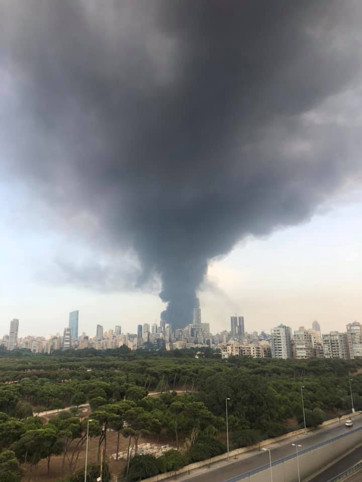 انفجارات تهز بيروت و3 قتلى في احتجاجات