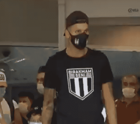 فيديو .. دي سوزا يصل إلى تركيا للانضمام لـ بيشكتاش
