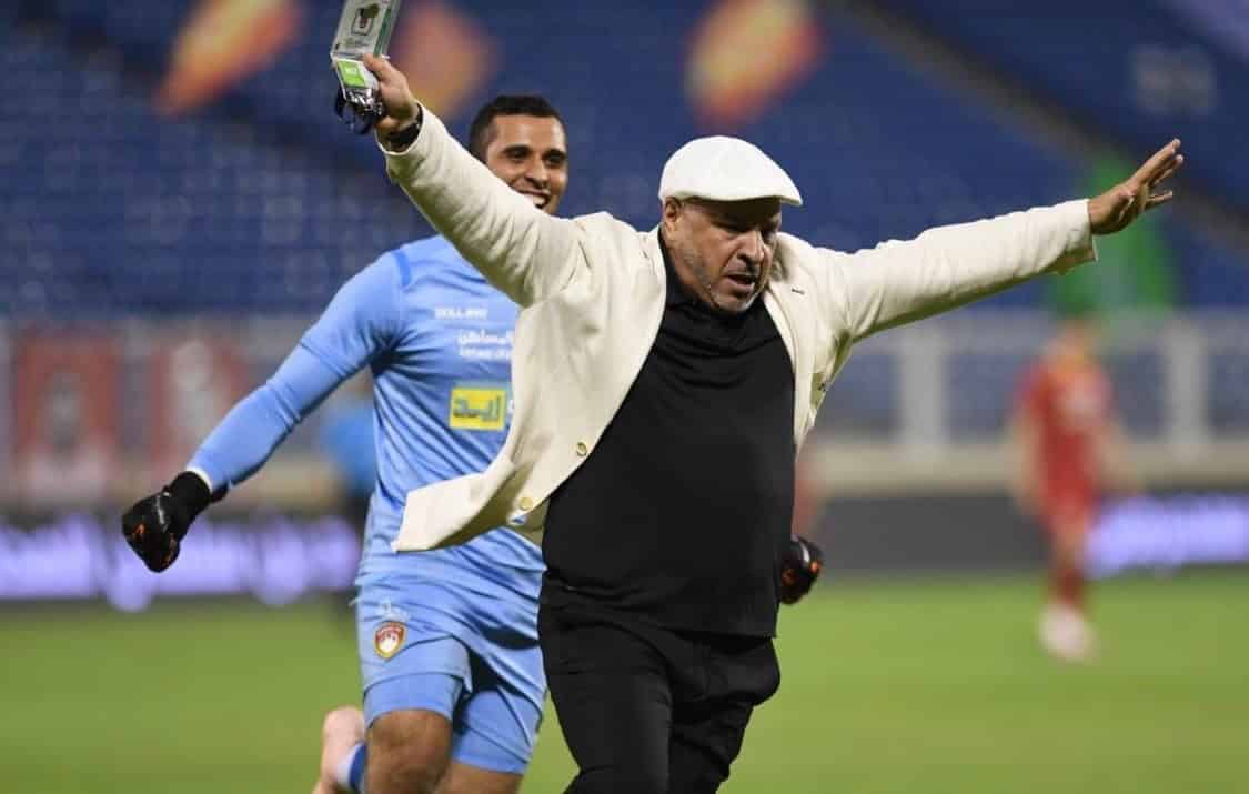 جماهير الهلال تهاجم ابن زكري !