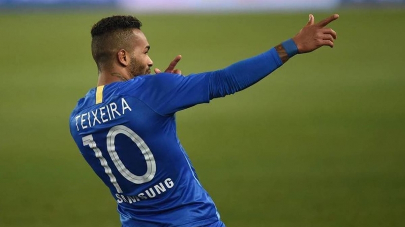 5 ملايين يورو تُعرقل انتقال تيكسيرا إلى الهلال 2 البرازيلي أليكس تيكسيرا