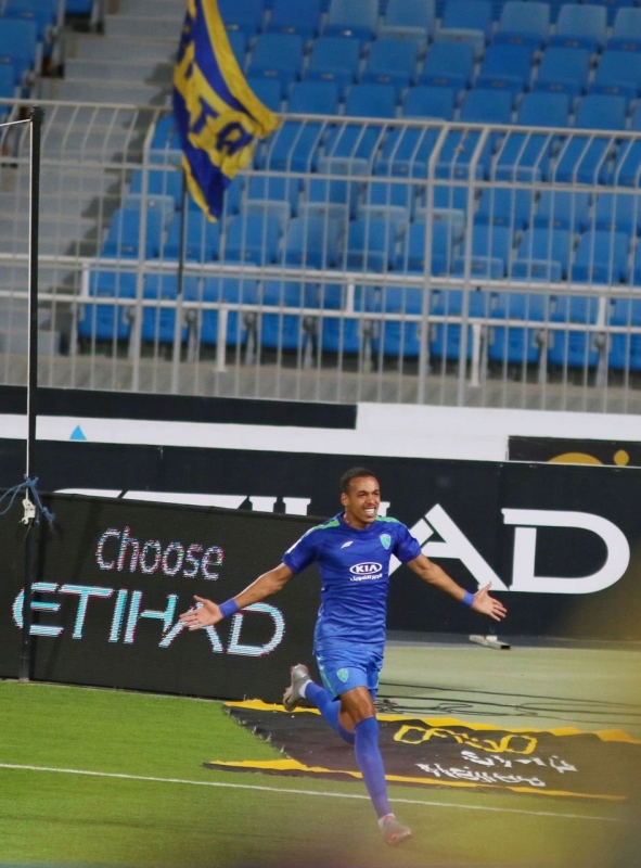 الفتح يتقدم على النصر بهدف في الشوط الأول 3 نجم نادي الفتح سفيان بن دبكة