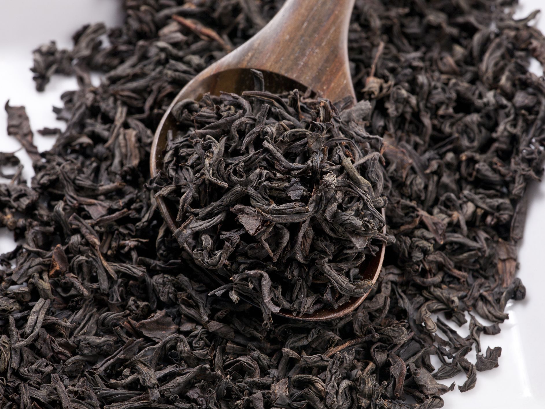 4 فوائد مفاجئة لتناول الشاي الأسود أبرزها الإبطاء من الشيخوخة