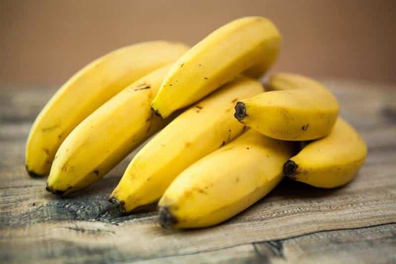 تحذير من تناول الموز على معدة فارغة في الصباح