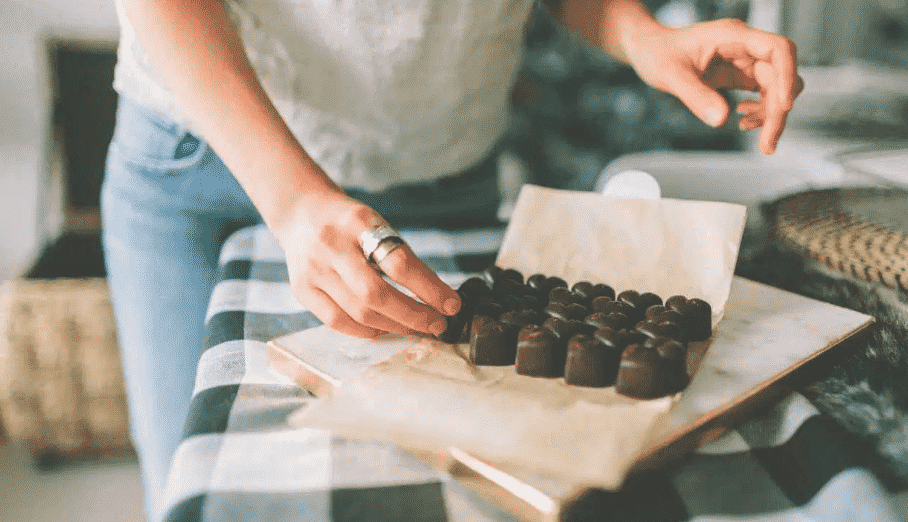 7 فوائد صحية مثبتة لتناول الشوكولاتة الداكنة