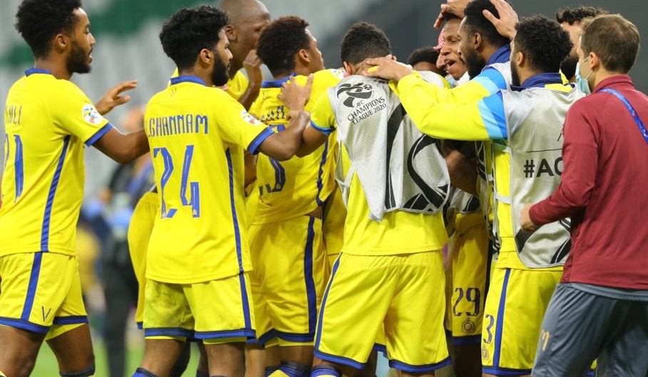 فيتوريا يتحدى كورونا ويُعلن تشكيلة النصر الاستثنائية لمباراة الشباب