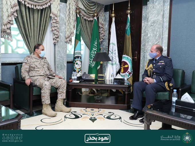 قائد قوات الدفاع الجوي السعودية يستقبل رئيس أركان القوات الجوية البريطانية