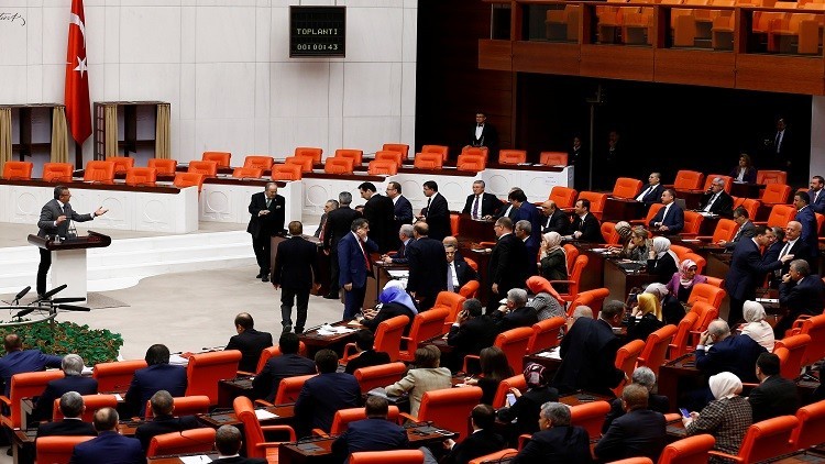 البرلمان التركي يصدق على انضمام فنلندا للناتو
