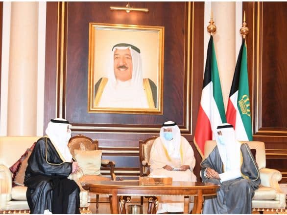 أمير الكويت يستقبل وفد أمراء المملكة للتعزية في الشيخ صباح