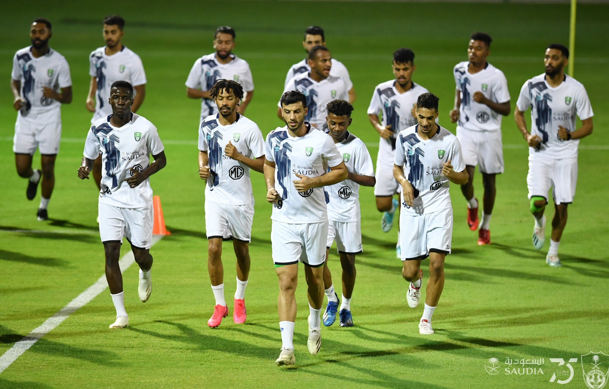 الأهلي يفتح صفحة الموسم الجديد