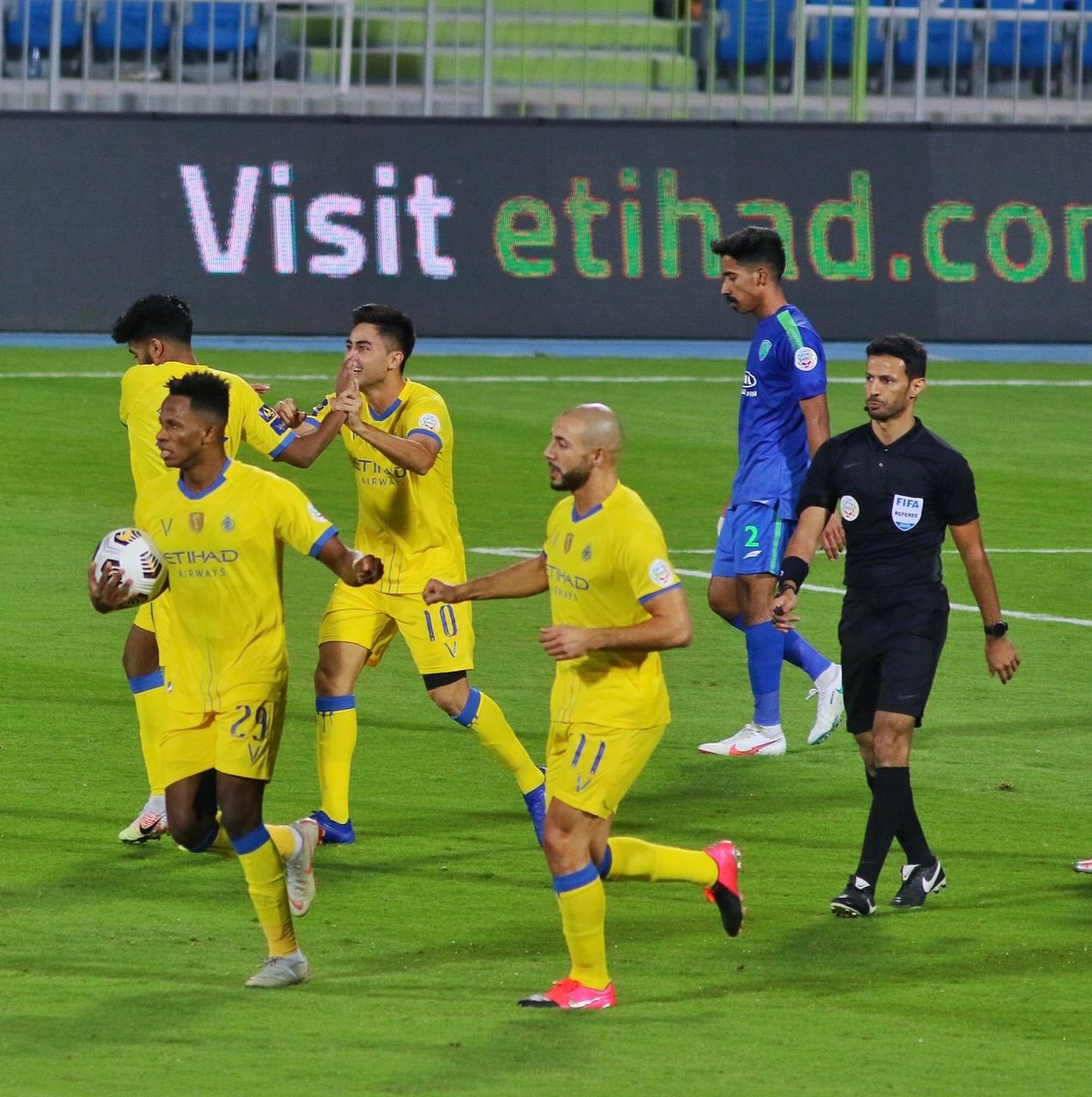 النصر يتعادل والفتح يتقدم مجددًا