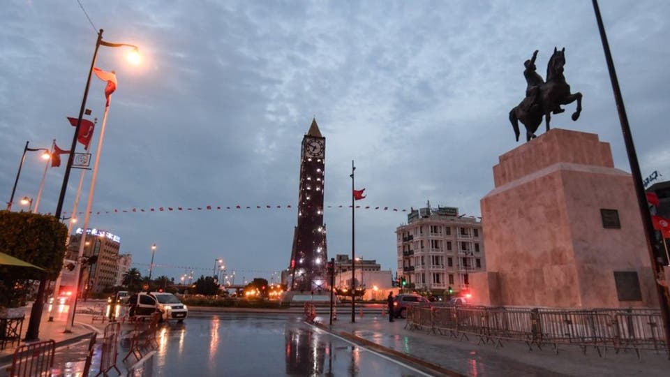 فرض حظر التجول ليلاً في العاصمة التونسية والمحافظات المجاورة