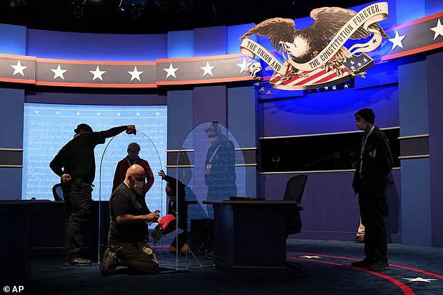 حواجز زجاجية تفصل بين مرشحي نائب الرئيس في المناظرة الثانية   (3)