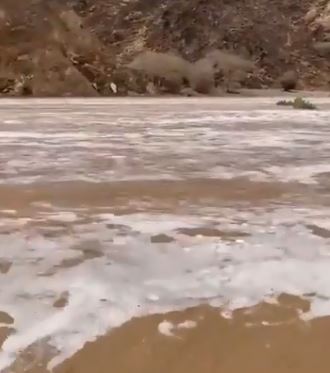 فيديو.. جريان سيول وادي كبر جنوب العيص