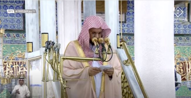 فيديو.. خطيب المسجد النبوي : الله توعد من استهزأ بالرسول أو عاداه