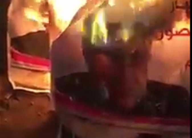 فيديو.. مجهولون يحرقون لافتات الدعاية الانتخابية لمرتضى منصور
