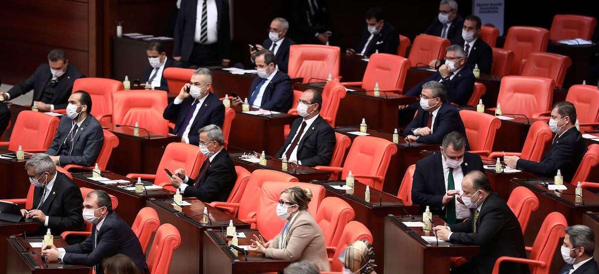 فيروس كورونا يضرب البرلمان التركي