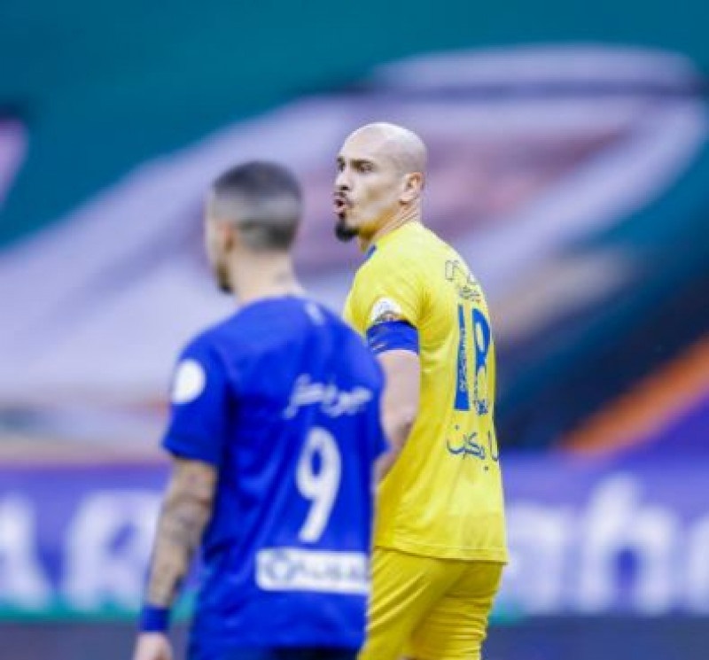معسكر مغلق لـ الهلال والنصر خلال 48 ساعة بعد مسحة كورونا