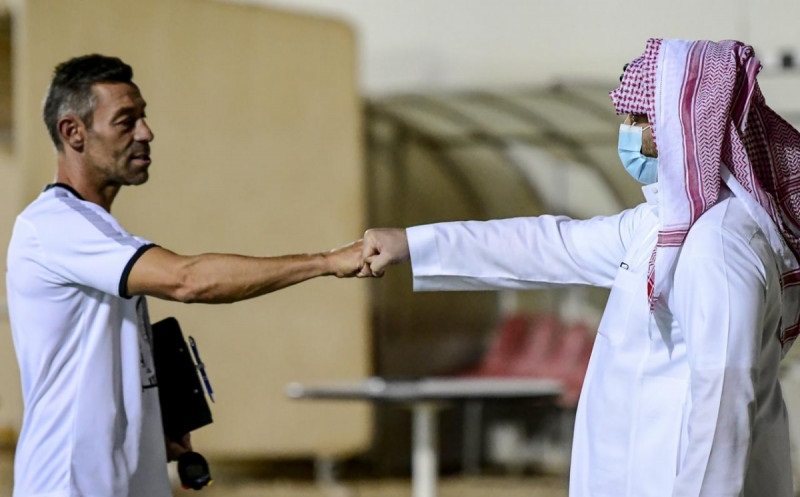 خالد البلطان ومدرب الشباب