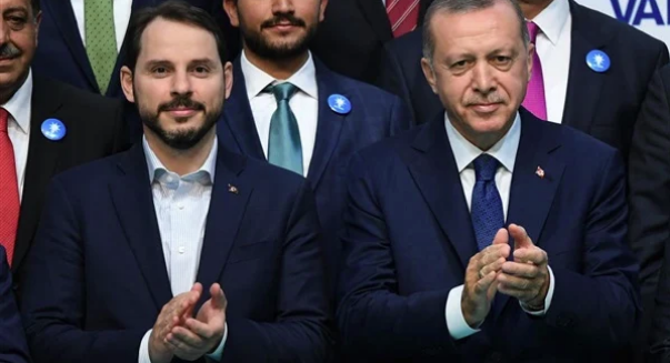 صهر أردوغان ووزير المالية التركي بيرات البيرق يستقيل من منصبه