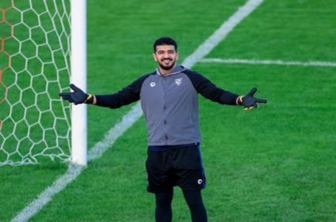 لوشيسكو يحدد بديل المعيوف في مباراة الهلال والنصر