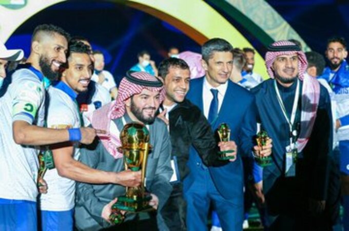 تتويج الهلال بكأس الملك