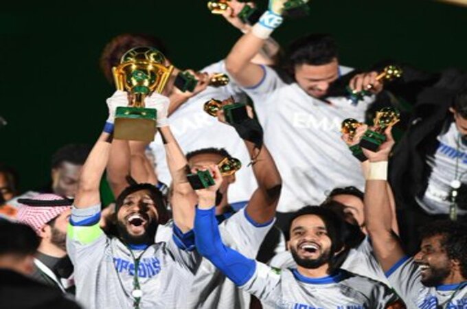 الهلال بطل كل الأزمان جمع الدوري بـ كأس الملك سلمان