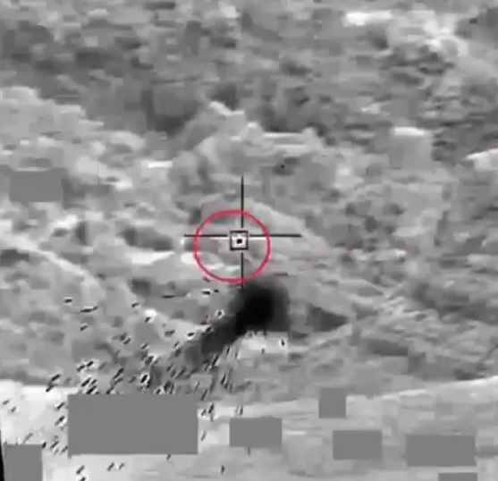 التحالف يعرض مقطع فيديو لاعتراض وتدمير طائرة مفخخة حوثية