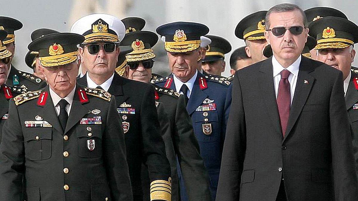 أردوغان يُرقي عقيداً تركياً على صلة بالقاعدة وله سجل حافل بالإجرام