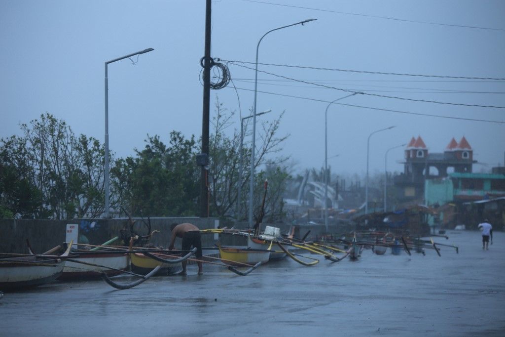 السفارة في الفلبين تحذر من إعصار أوليسيس