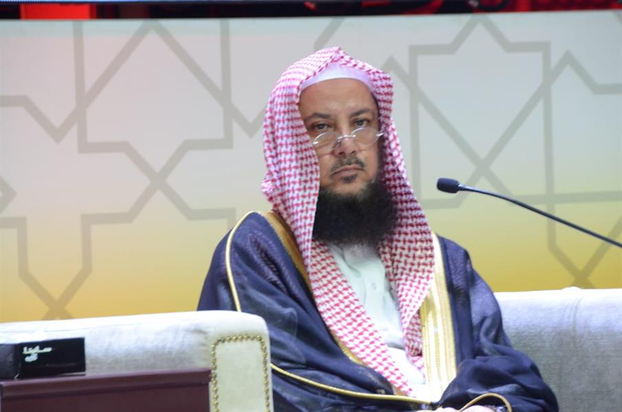 الشيخ السليمان يوضح حكم الجمع والقصر في مطار الرياض