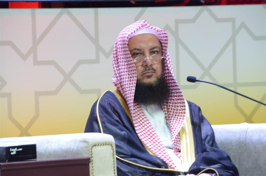 حكم كتابة آيات من القرآن على الجدران بقصد البركة