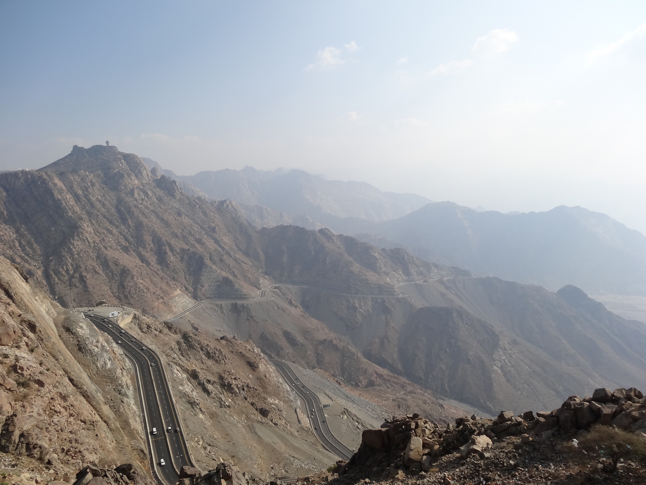 10 ملايين ريال لفتح الطرق الجبلية في مكة