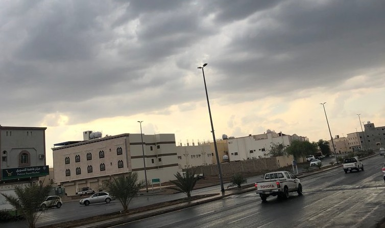 الحصيني يتوقع هطول أمطار وتساقطاً لحبات البرد على 7 مناطق