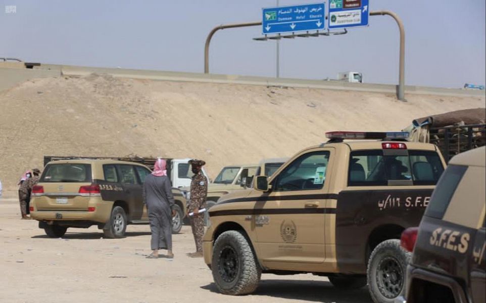 الأمن البيئي يضبط عددًا من باعة الحطب في الرياض