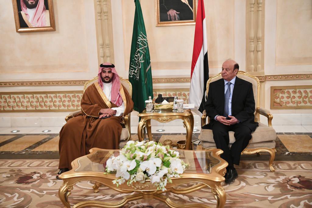خالد بن سلمان للرئيس اليمني: متمسكون بالاستقرار وتنفيذ اتفاق الرياض