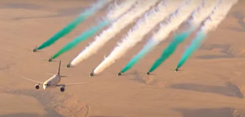فيديو.. عرض جوي في سماء الرياض ترحيبًا بقمة قادة مجموعة العشرين
