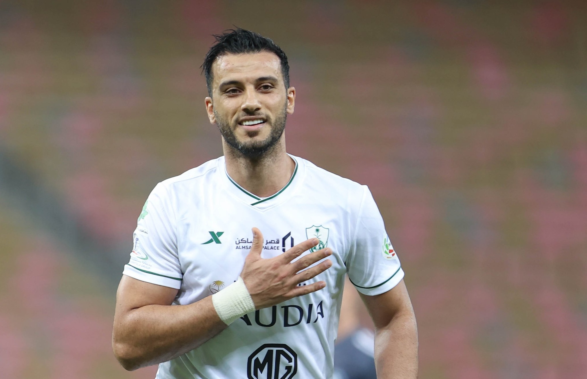 عمر السومة يغيب عن الأهلي 10 أيام